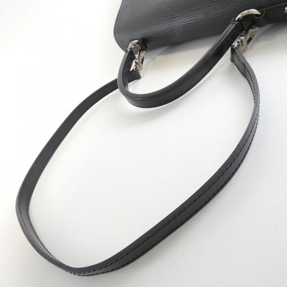 Louis Vuitton Epi Cluny MM M41302 Bag - Picture 6 of 10